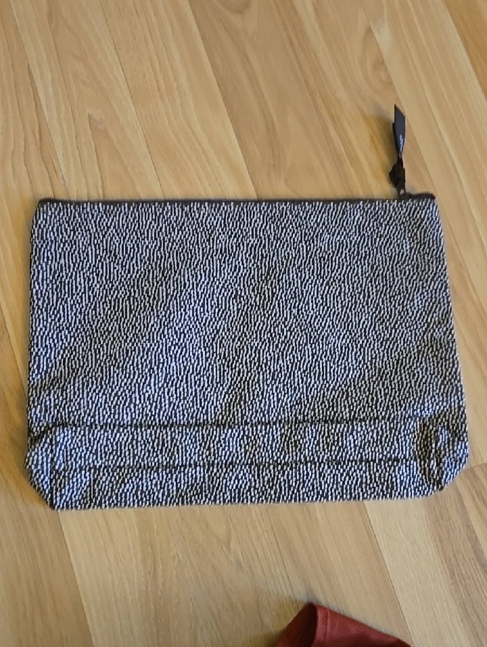 Thirty One - Zipper Pouch In Pin Dot Pattern